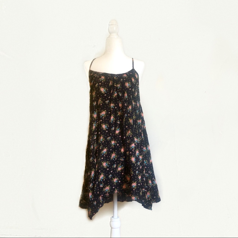 💛💜3 for $20 💜💛Volcom black floral dress